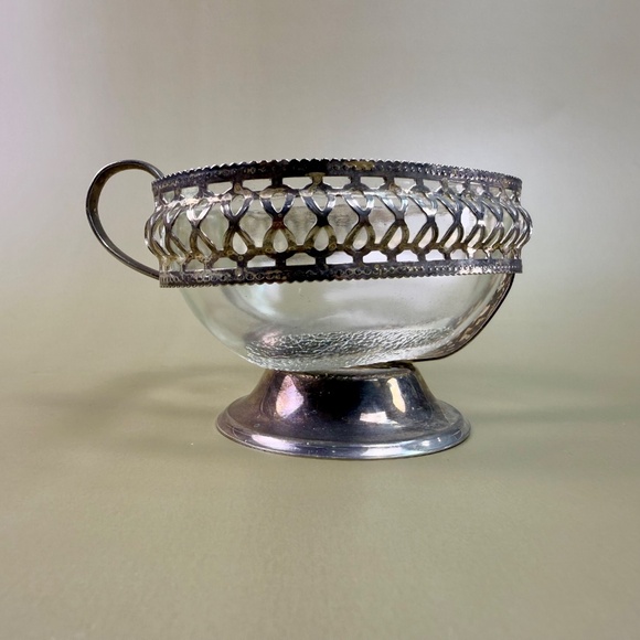 Vintage English Silverplate & Glass Heart Basket | Footed Handle Dish | England - Picture 11 of 16